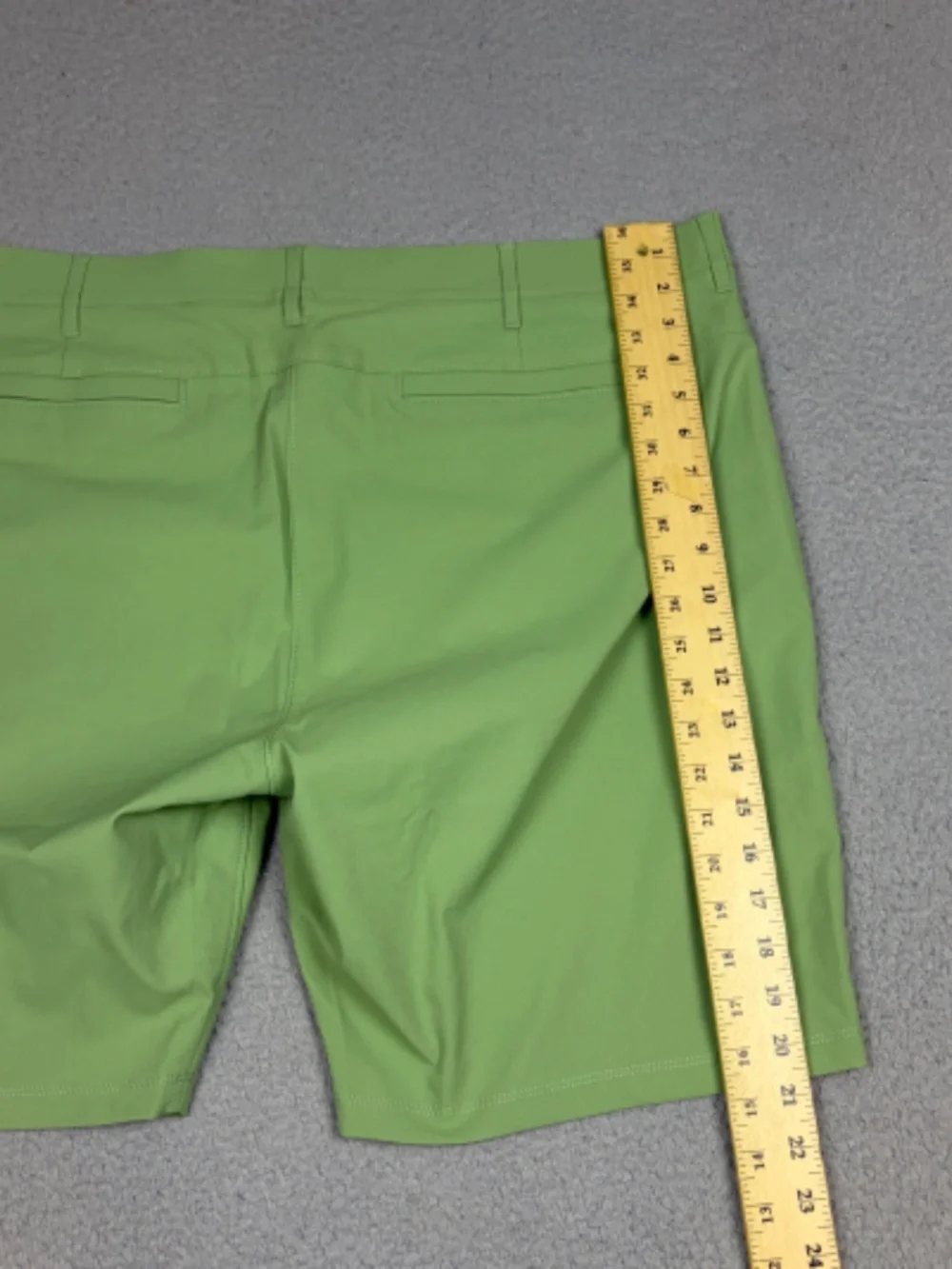 Public Rec Performance Shorts Mens Size 44 Green Shorts Stretch Golf Casual